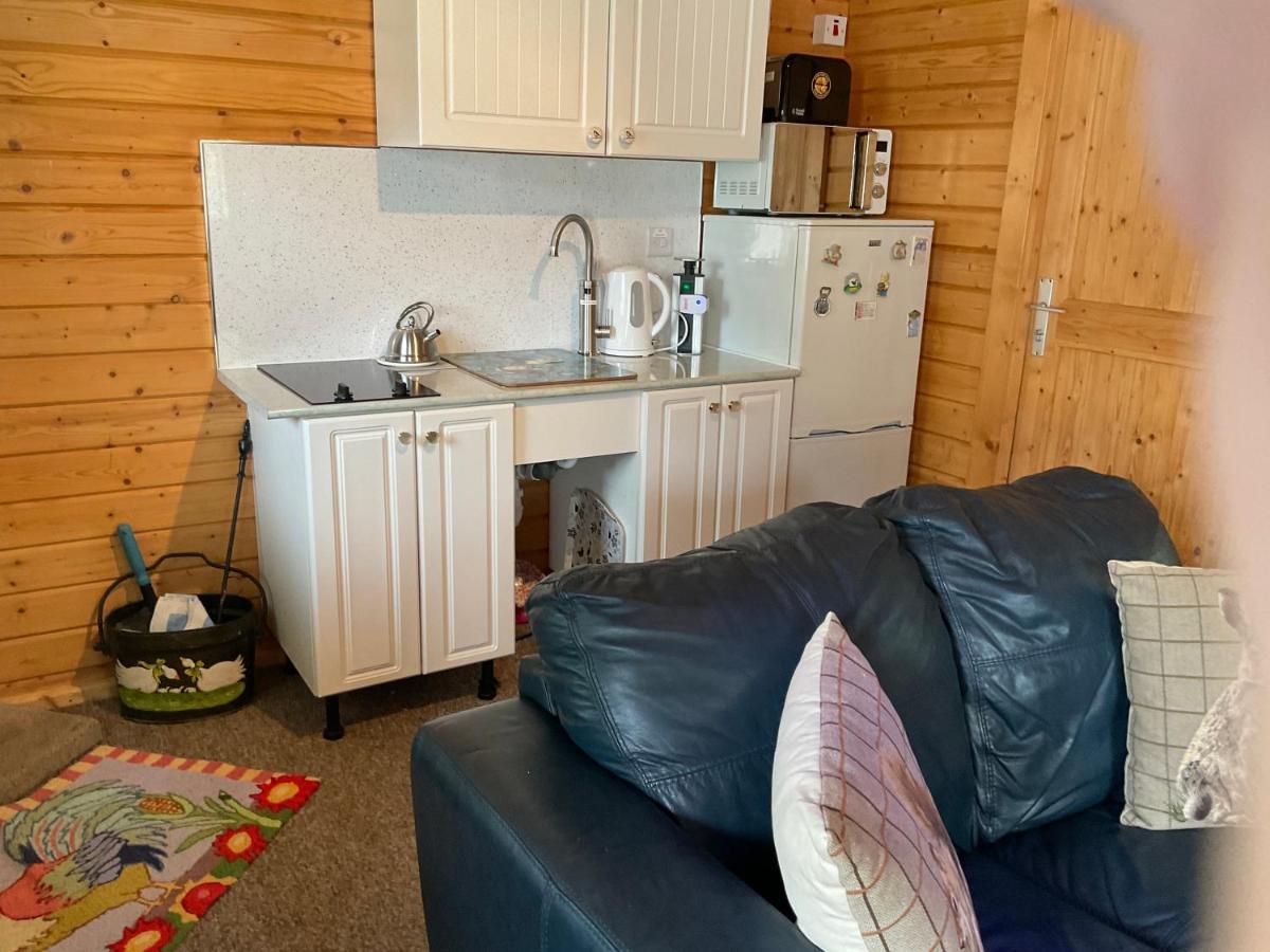 因弗内斯Cosy Countryside Cabin别墅 外观 照片